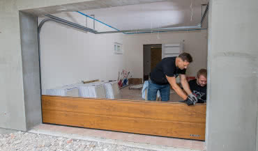 Otwór pod bramę garażową – od projektu do montażu bez niespodzianek